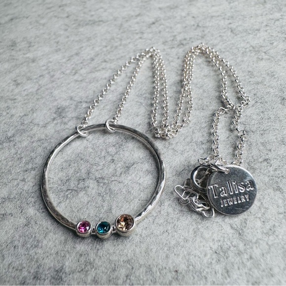 Talia - Sterling Silver Necklace with hammered circle with Swarovski crystals - Picture 10 of 14